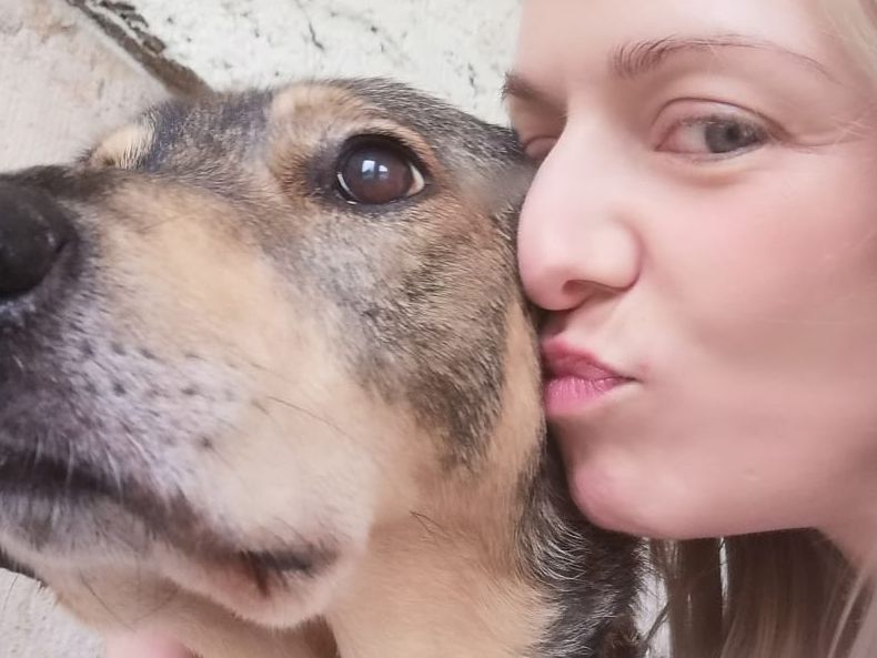 Schlaf gut, süße Sasha. Nun bist du eine von uns. Nun bist du ein White Dog. 😔